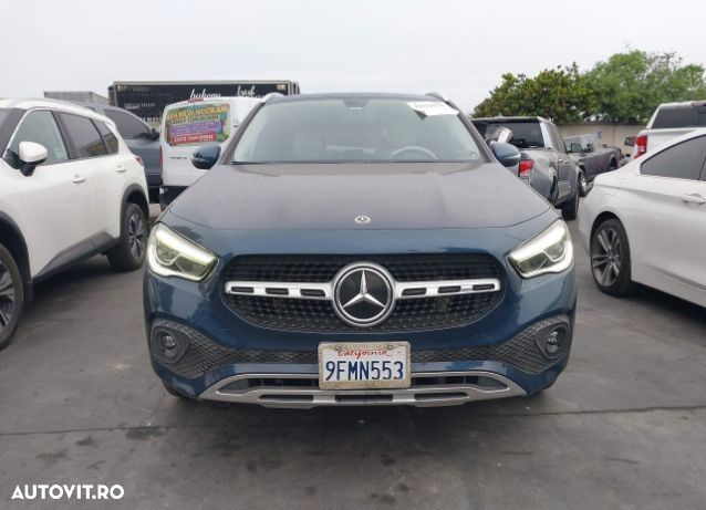 Mercedes-Benz GLA 250 8G-DCT - 11
