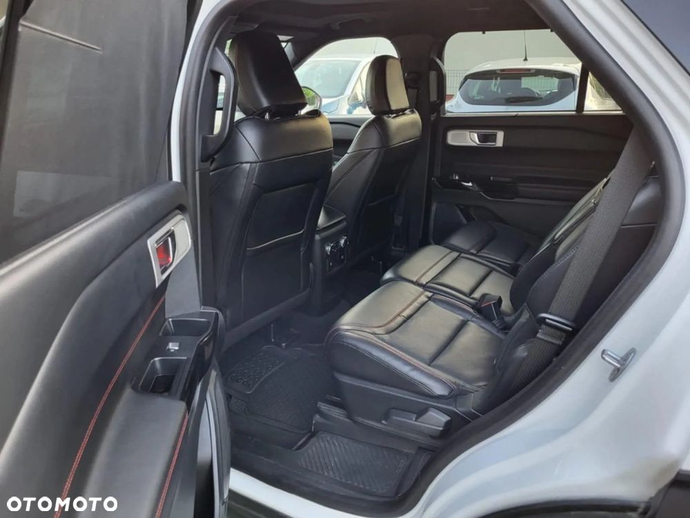 Ford Explorer - 14