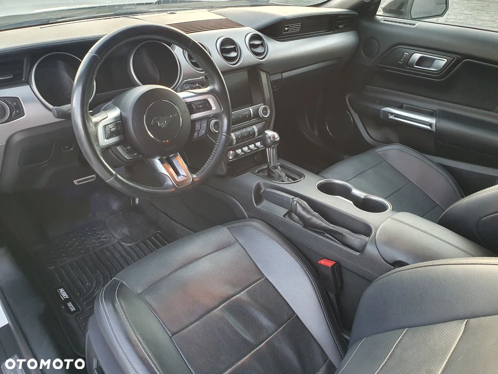 Ford Mustang - 22