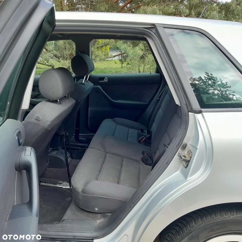 Audi A3 Sportback 1.6 Ambiente - 9