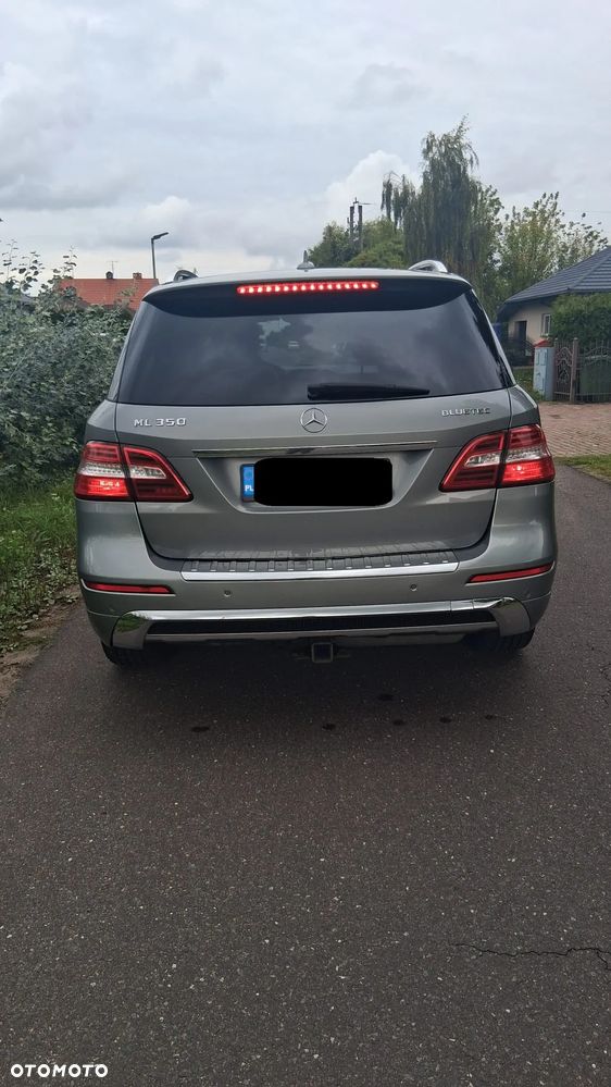 Mercedes-Benz ML 350 BlueTec 4-Matic - 11