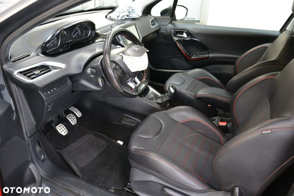 Peugeot 208 - 14