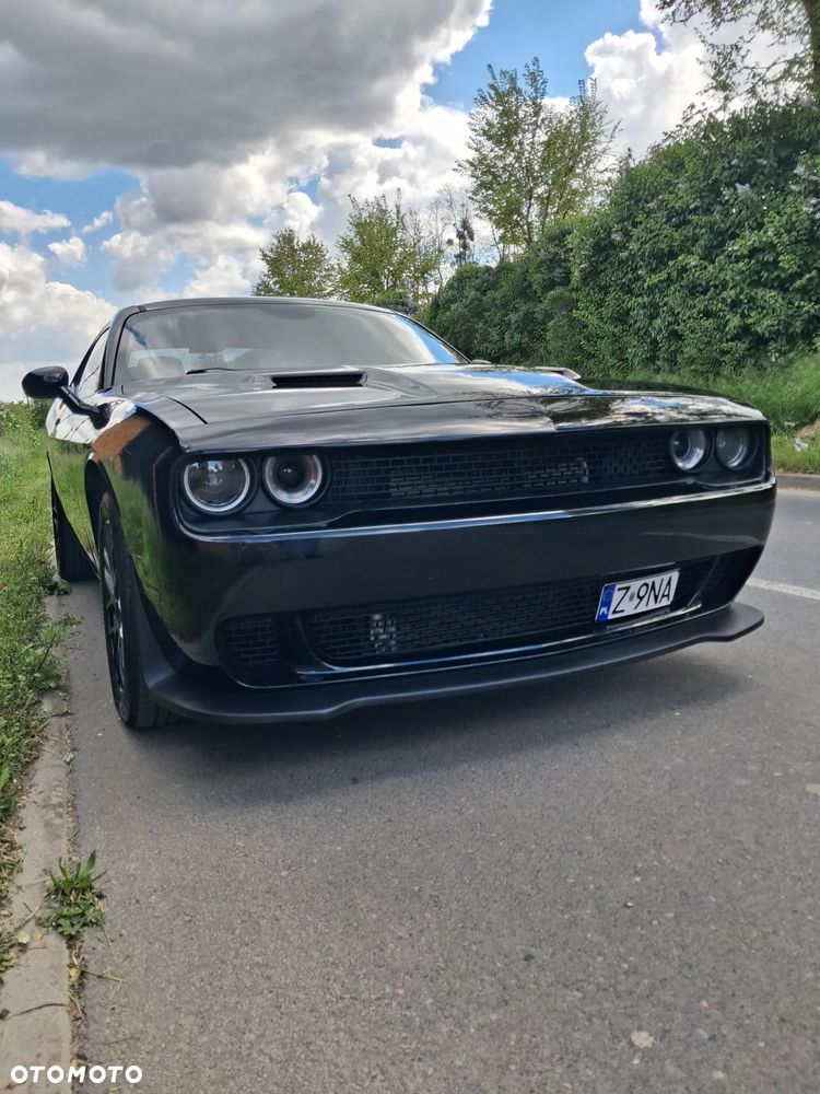Dodge Challenger - 9
