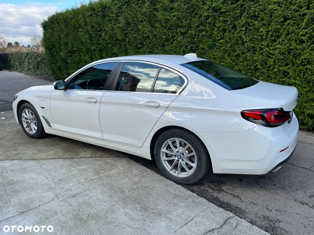BMW Seria 5 520e - 4