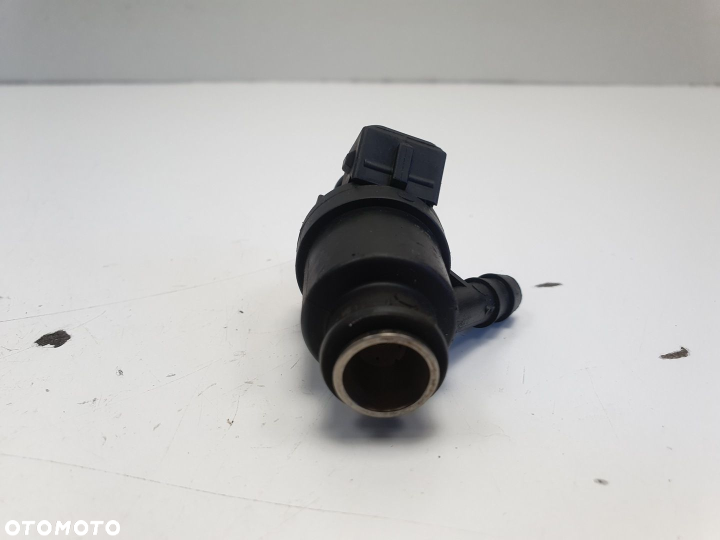 BMW E46 1.8 1.9 M43 WTRYSKIWACZ wtrysk D3768FA - 4