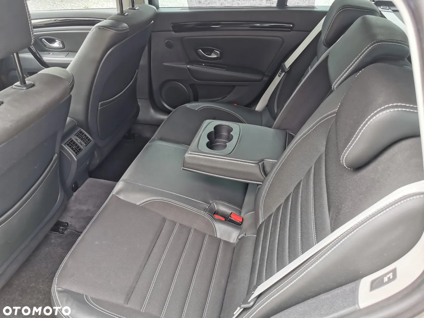 Renault Laguna Grandtour dCi 150 FAP Bose - 15