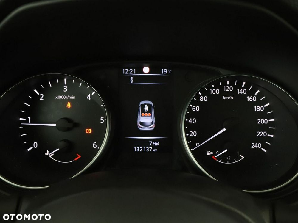 Nissan Qashqai 1.6 DCi N-Connecta - 23