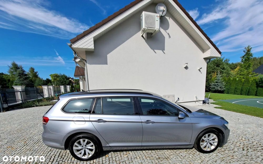 Volkswagen Passat - 4