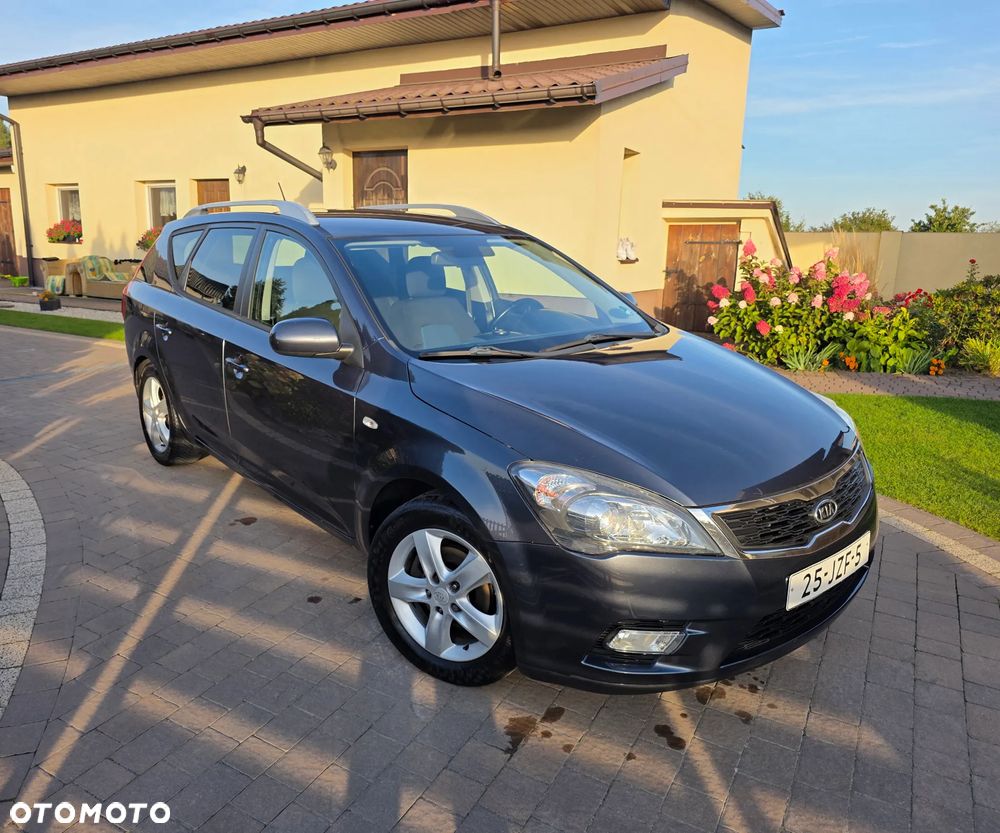 Kia Ceed - 1