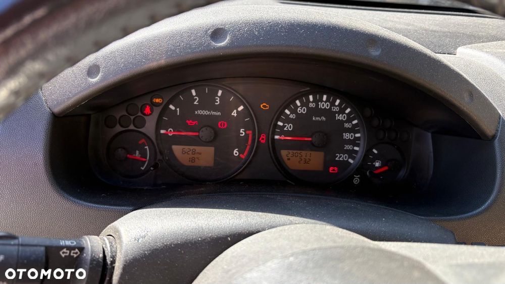 Nissan Navara 2.5 D Platinum - 7