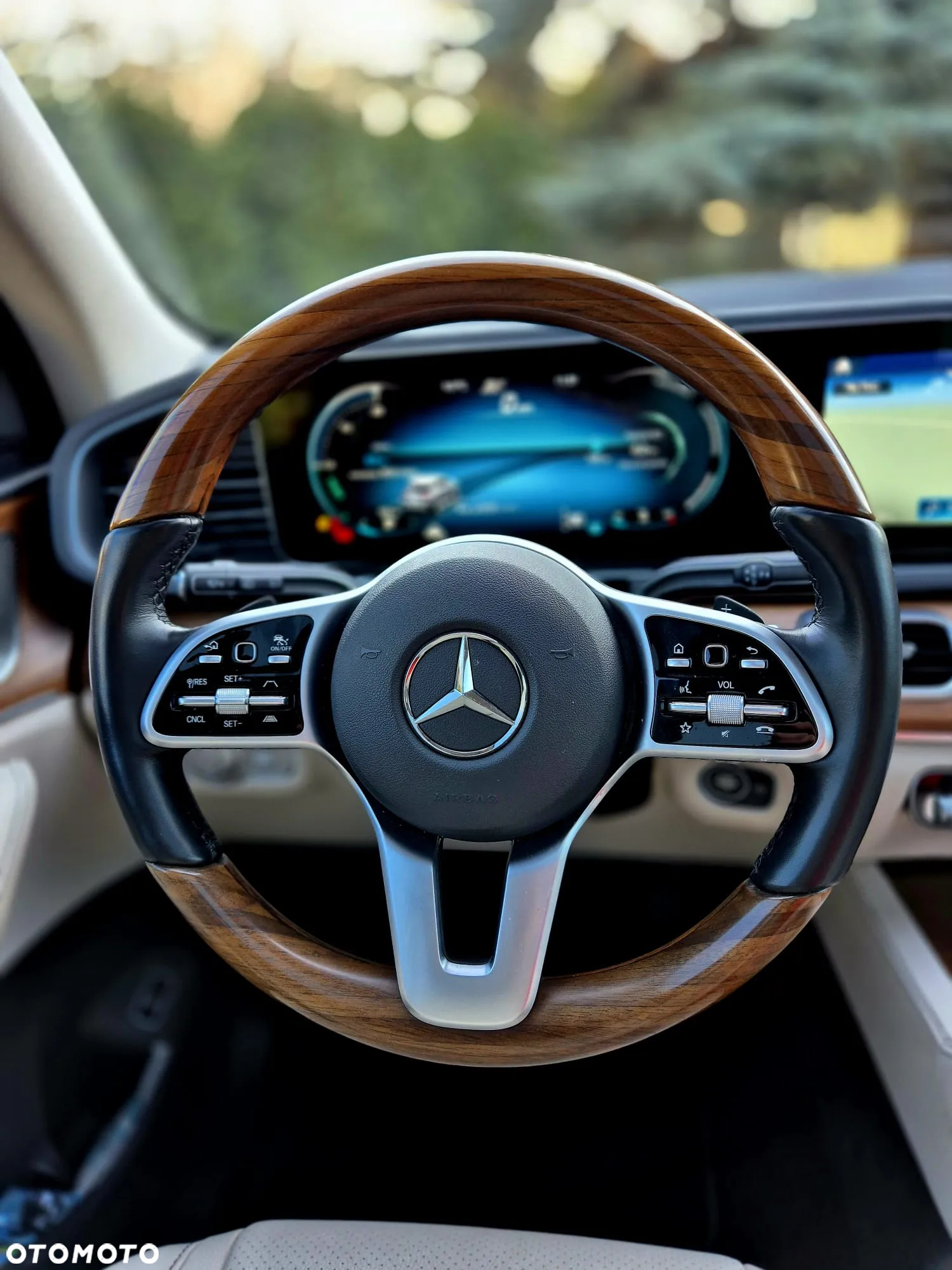 Mercedes-Benz GLE - 10