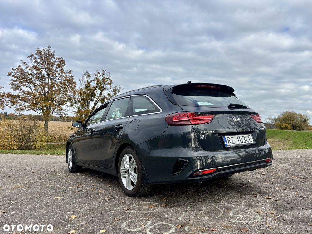 Kia Ceed - 4