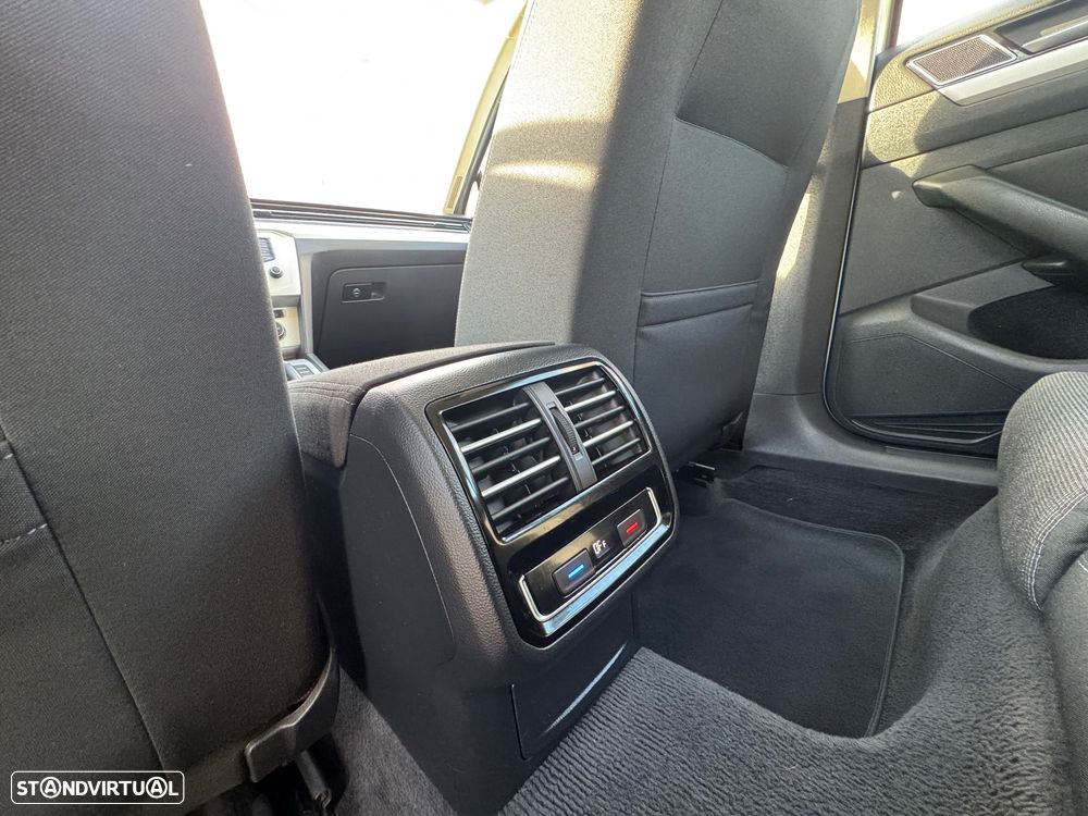 VW Passat Variant 2.0 TDi Confortline - 13