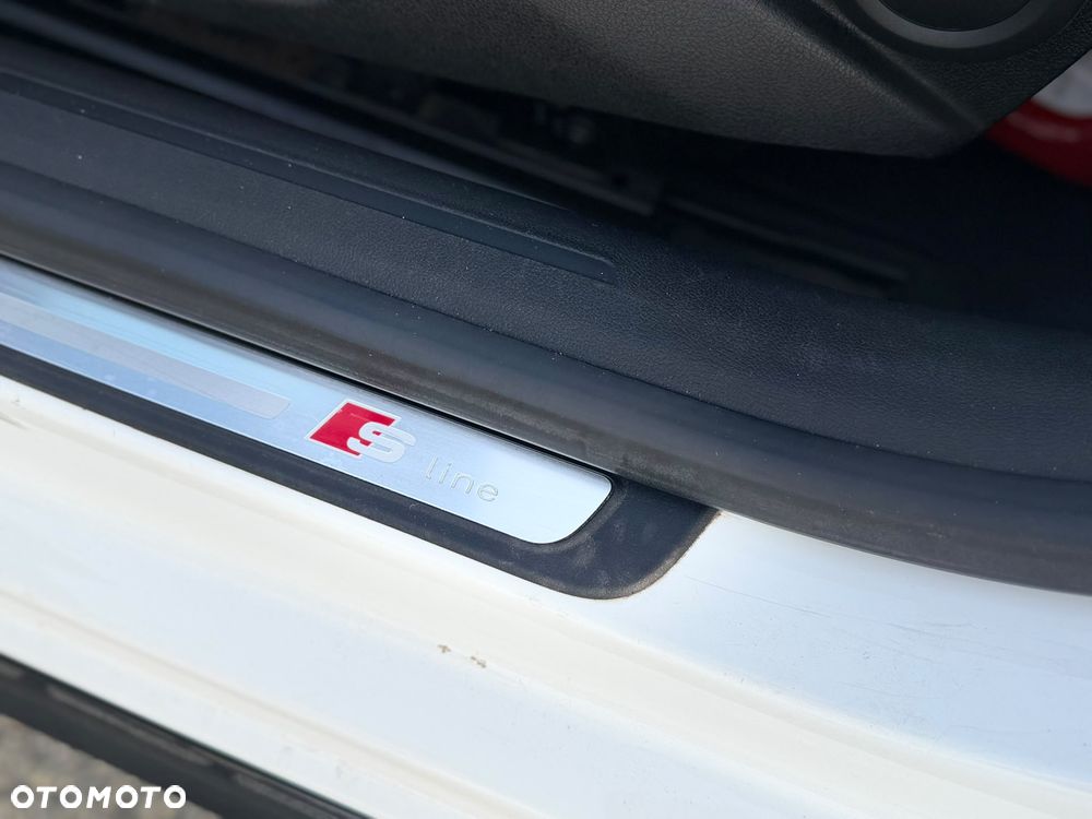 Audi A5 Cabrio 2.0 TDI DPF (clean diesel) - 10