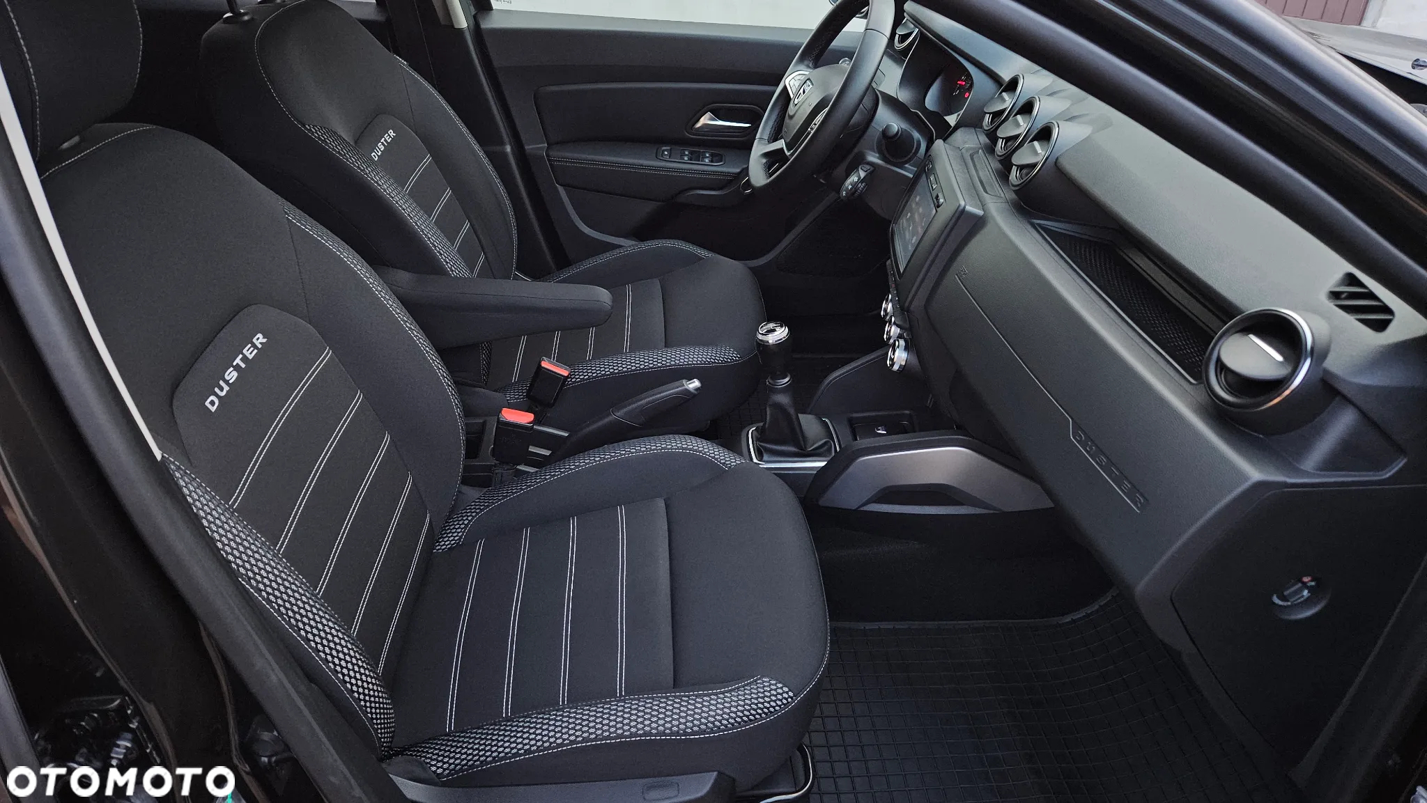 Dacia Duster 1.6 SCe Prestige - 26