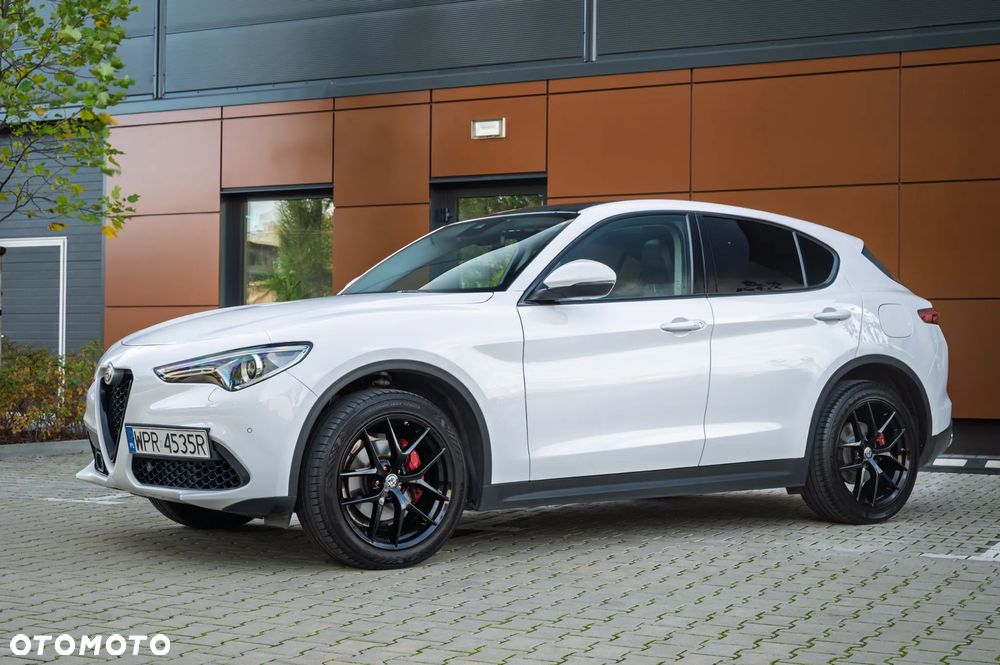 Alfa Romeo Stelvio - 3
