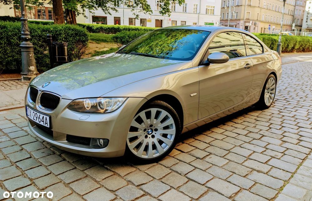 BMW Seria 3 320i - 4