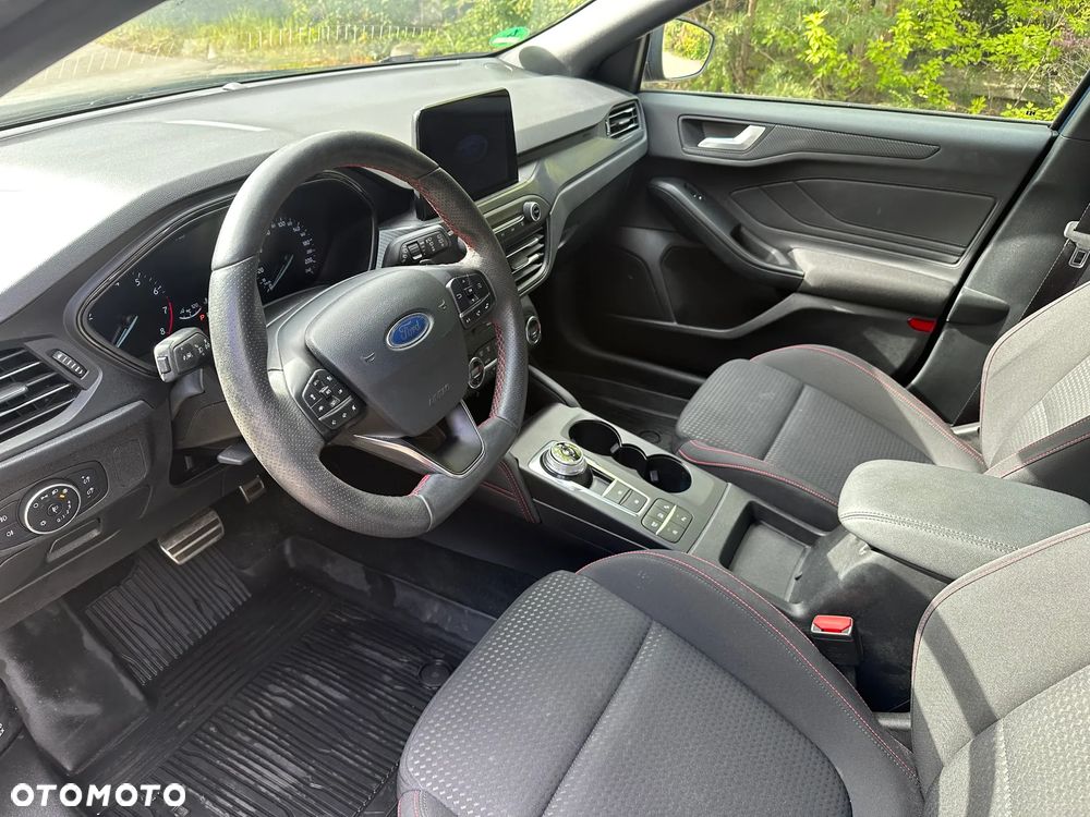 Ford Focus 1.0 EcoBoost Hybrid ST-LINE DESIGN - 9