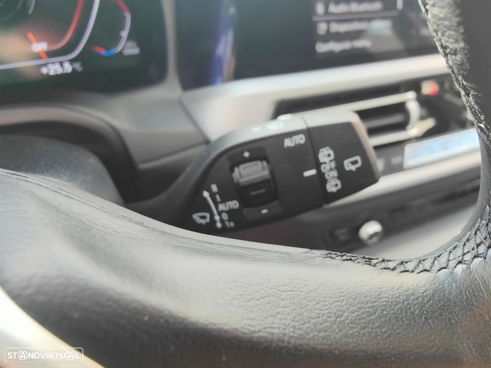 BMW 318 d Touring Auto - 30