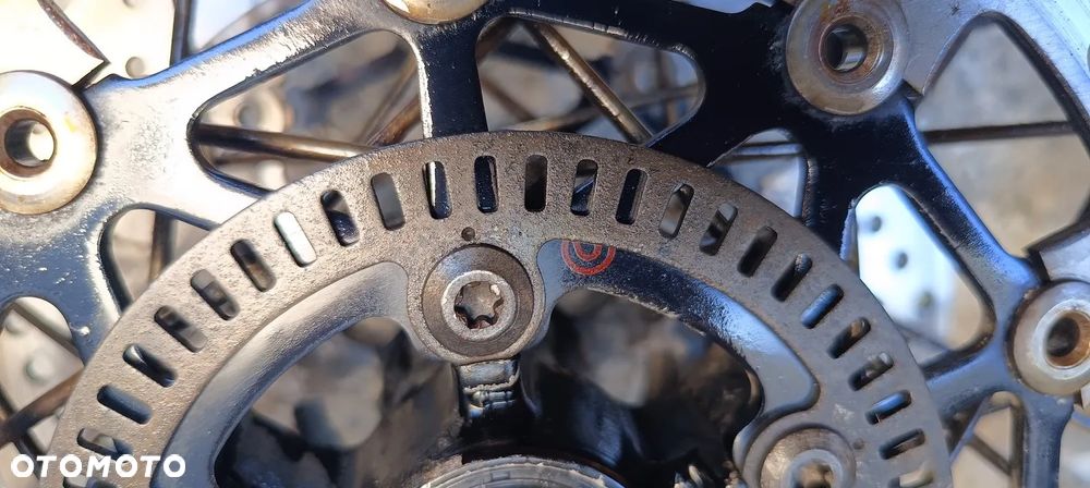 TRIUMPH TIGER 800XC KOŁO FELGA PRZÓD  KIEROWNICA HALOGENY CHŁODNICA SZYBA LICZNIK ZEGARY XRT - 31