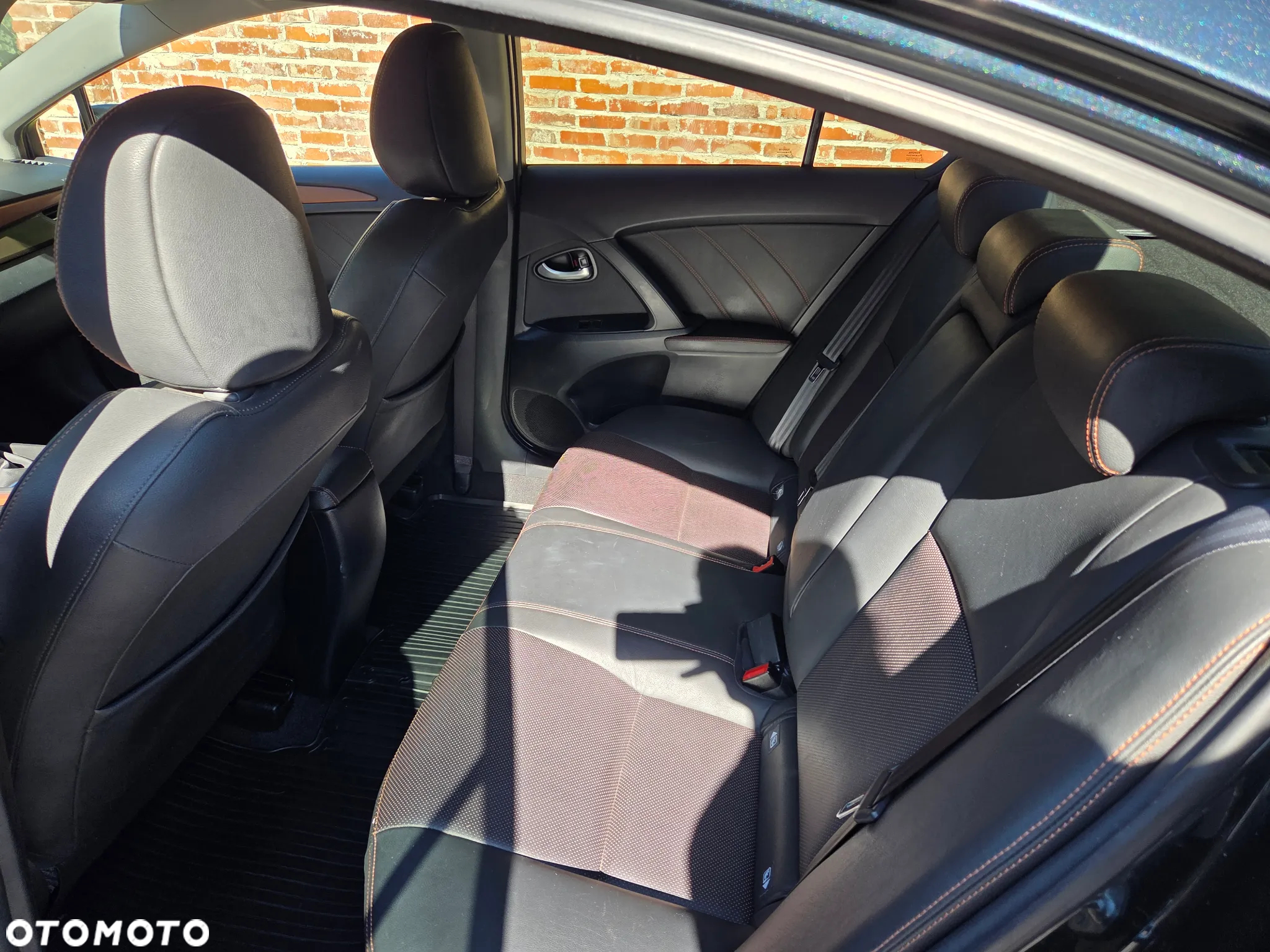 Toyota Avensis 1.8 Premium - 10