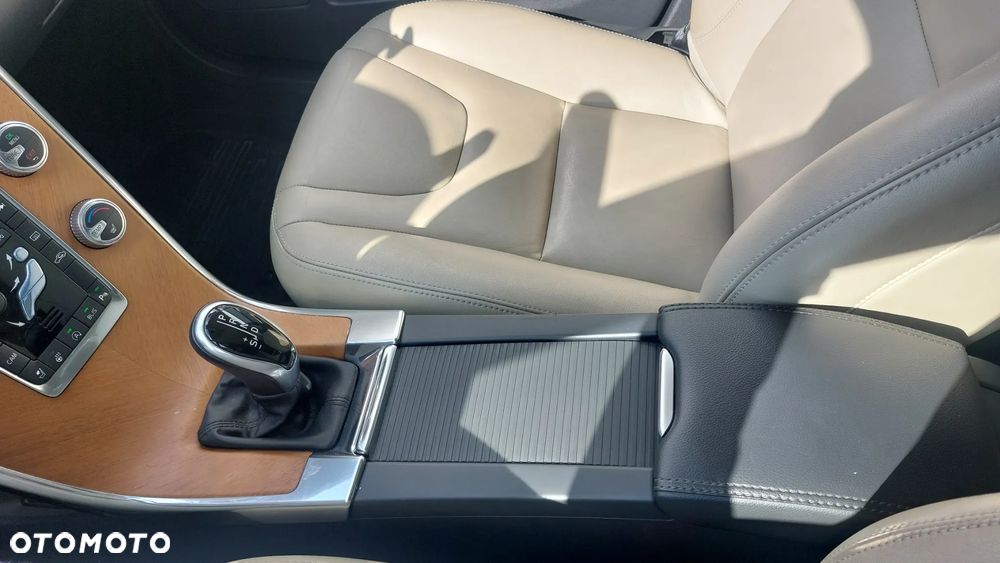 Volvo XC 60 T5 Kinetic - 13