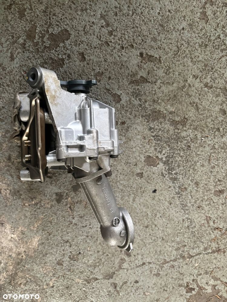 BMW F06 POMPA OLEJU 7643256 N63 - 2