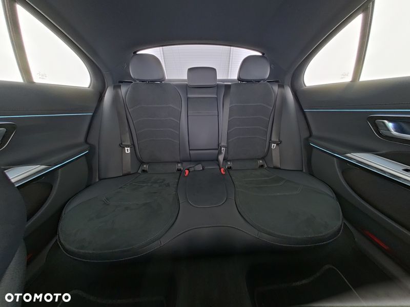 Mercedes-Benz Klasa E 200 9G-TRONIC AMG Line NIGHT Edition - 9