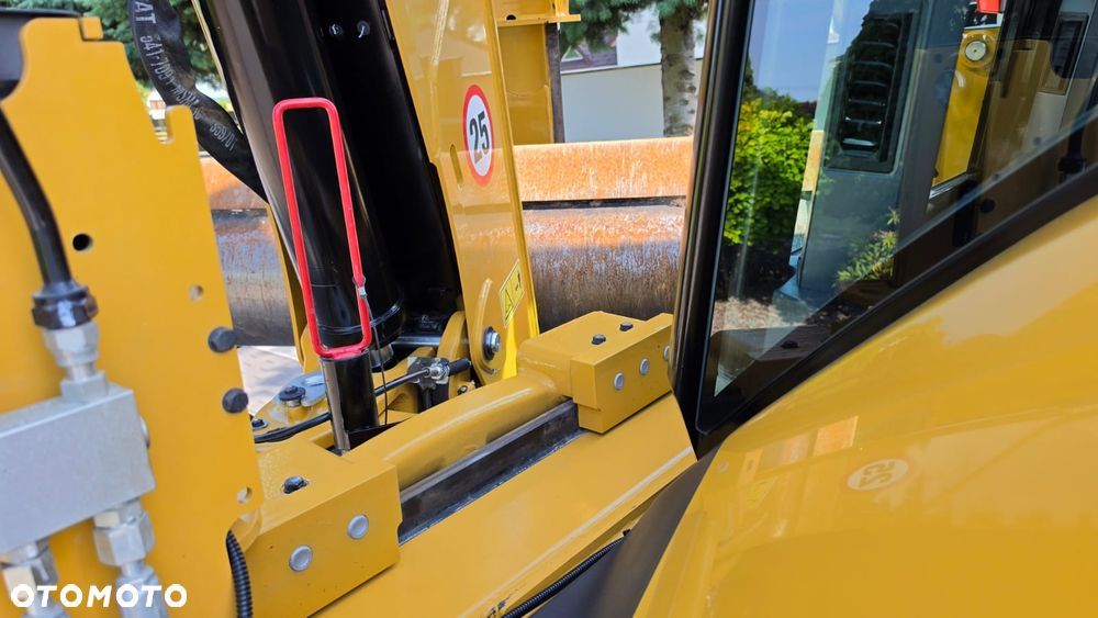 Caterpillar KOPARKO ŁADOWARKA CAT 432. 101 KONI. AUTOMATYCZNA SKRZYNIA BIEGÓW.  JOYSTICK. 3 ŁYŻKI. ROK PRODUKCJI 2023. KUPOWANA I ODBIERANA W 2024. BARDZO MAŁY PRZEBIEG JEDYNE 325 MTh. KLIMATYZACJA.  WEBASTO. STAN JAK FABRYCZNIE NOWA - 16