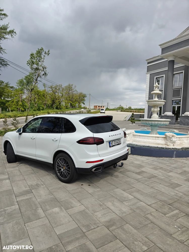 Porsche Cayenne 3.0 L - 20