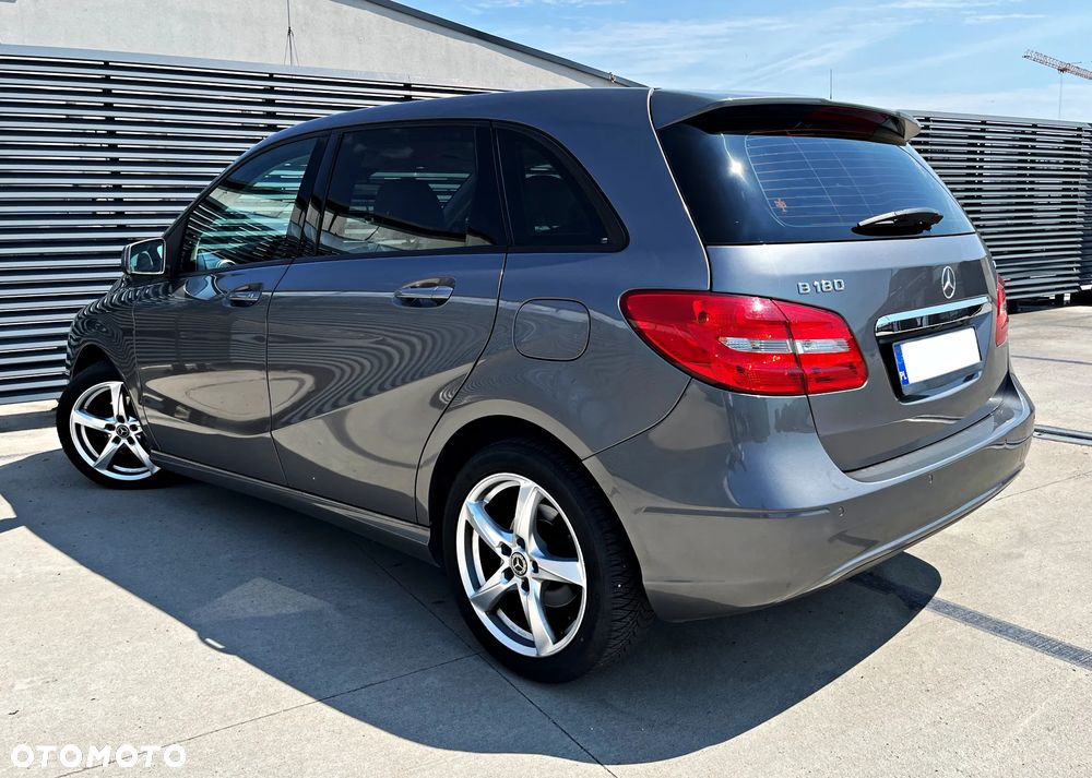 Mercedes-Benz Klasa B 180 d BlueEFFICIENCY Edition Style - 4