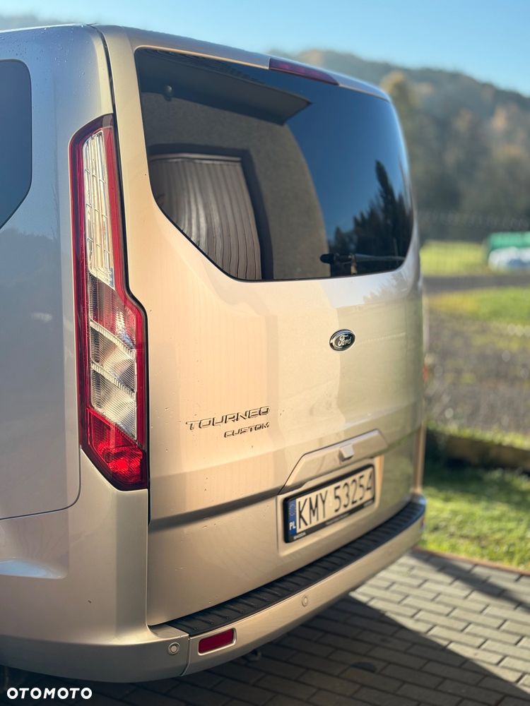 Ford Tourneo Custom 2.0 EcoBlue L2 Titanium - 24