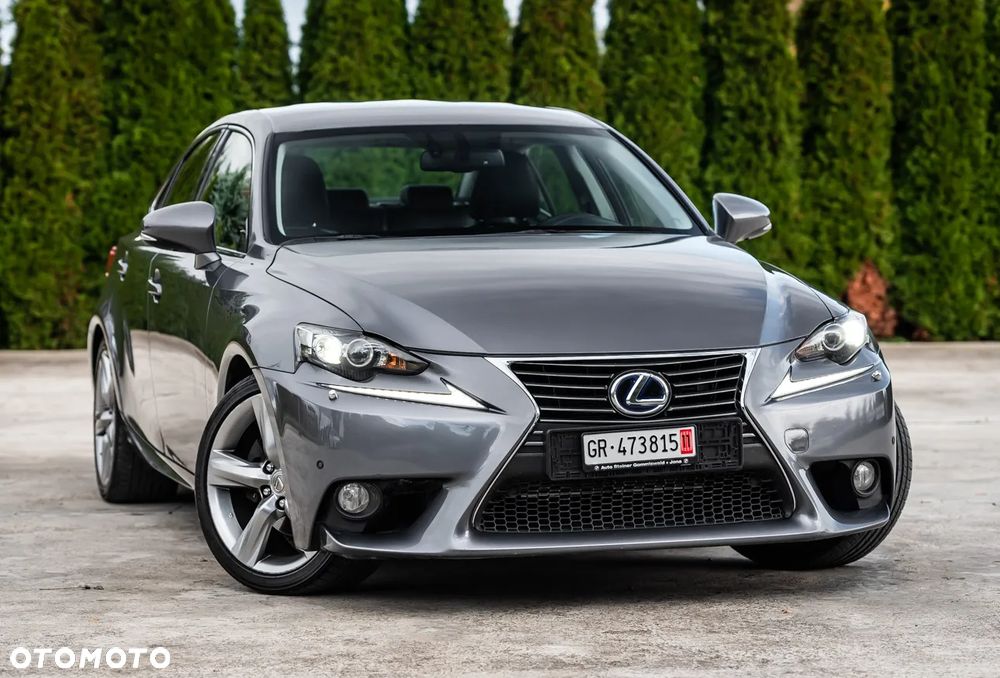 Lexus IS 300h Prestige EU6 - 13