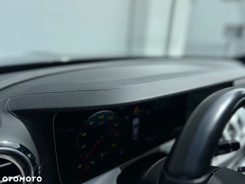 Mercedes-Benz Klasa E 220 d 4-Matic Business Edition 9G-TRONIC - 24