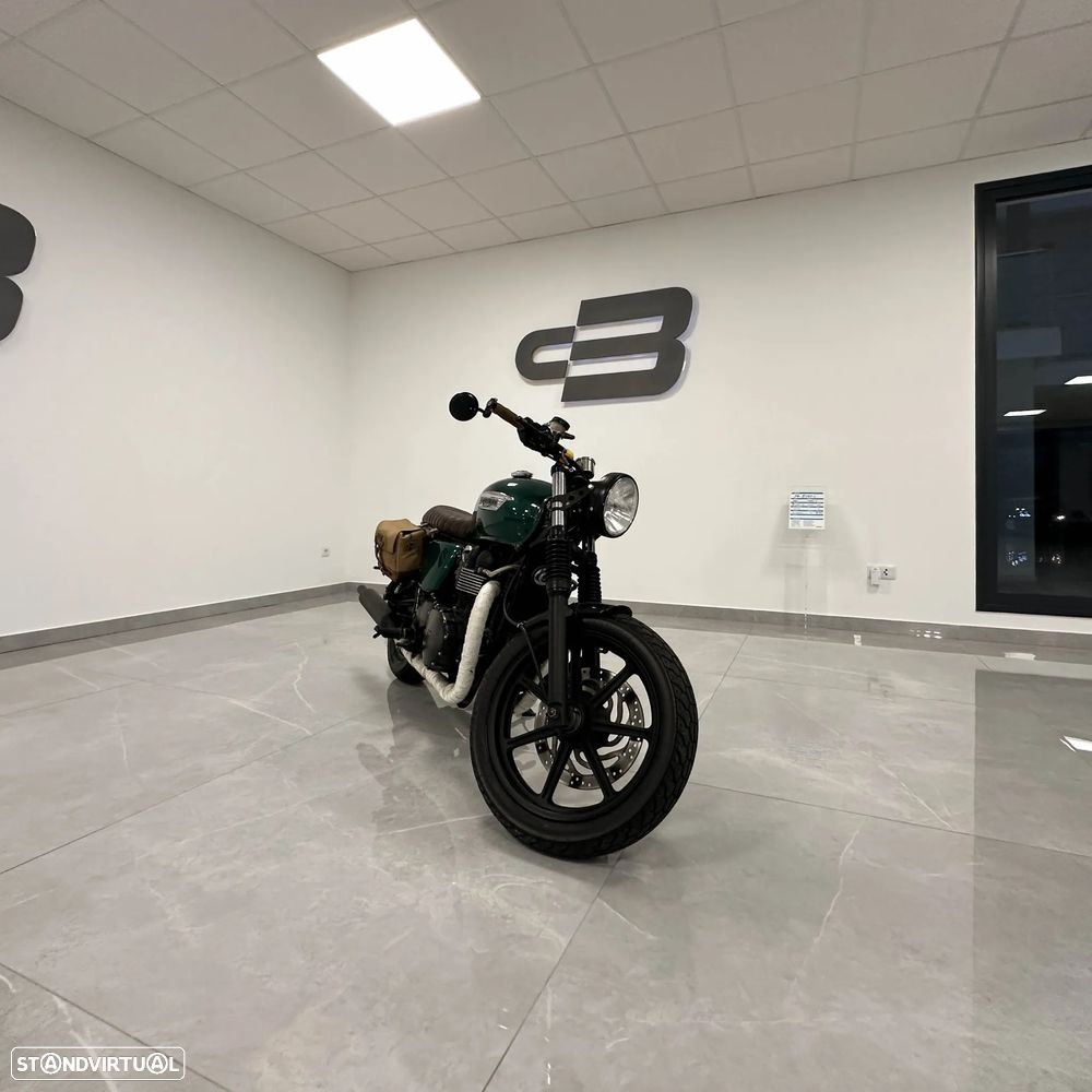 Triumph Bonneville - 10