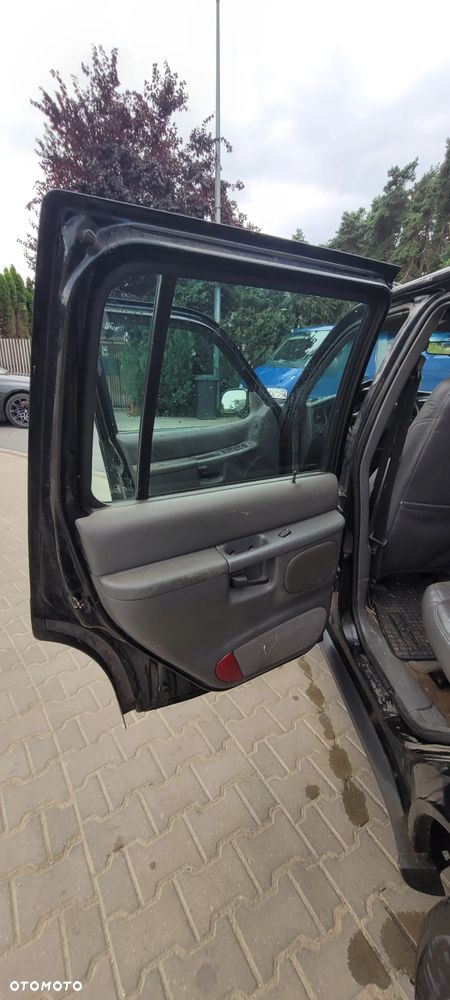 Ford Explorer - 15