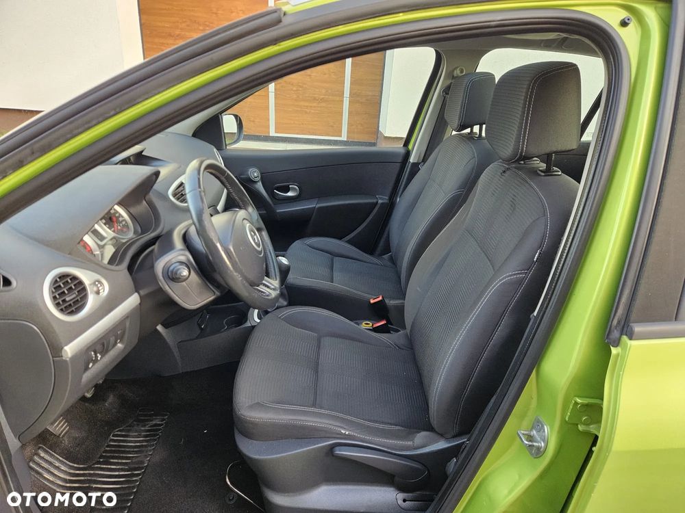 Renault Clio 1.2 16V 75 Grandtour Expression - 8