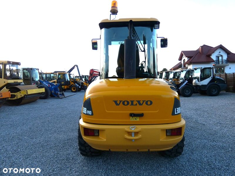 Volvo L30B PRO / Z Niemiec / ORG. 7.120mtg / Bardzo ładne / - 7