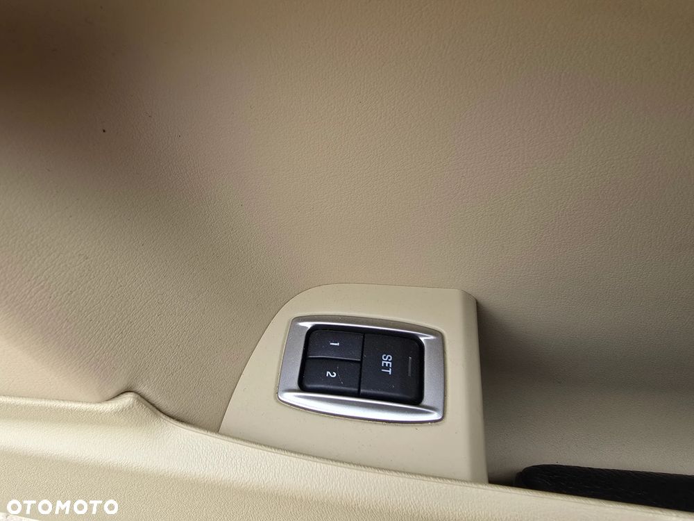 Jaguar XF 5.0 V8 Portfolio - 31