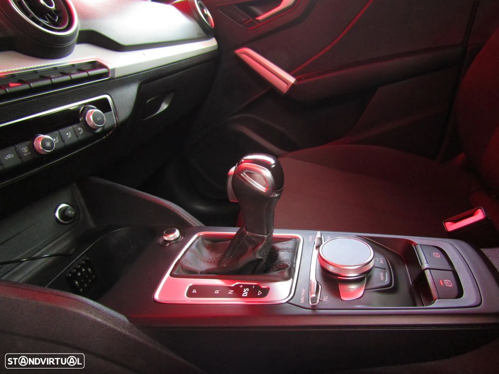 Audi Q2 30 TDI Advanced S tronic - 18