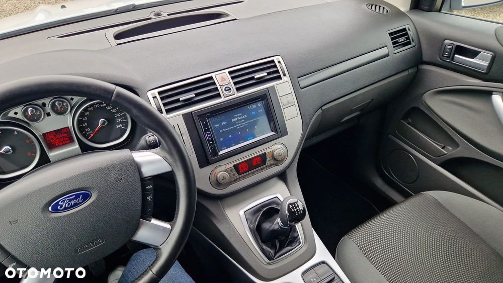 Ford Kuga 2.0 TDCi 2x4 Titanium - 12