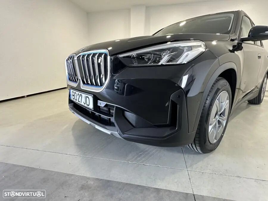 BMW iX1 - 11