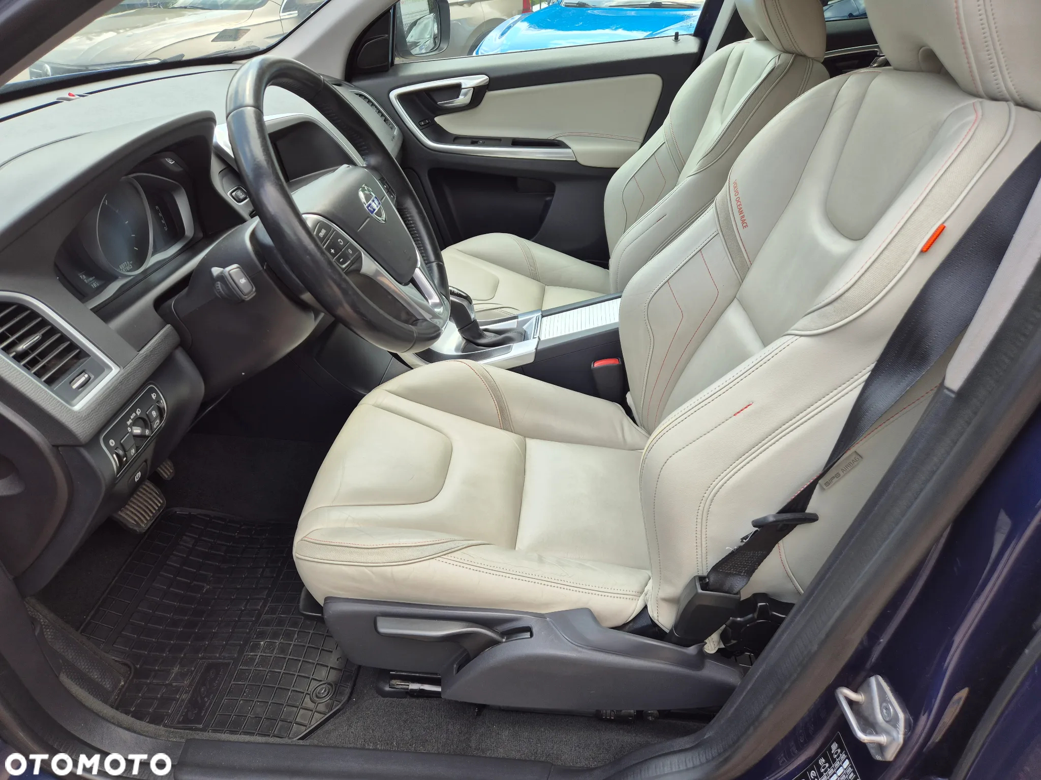 Volvo XC 60 D3 Drive-E Ocean Race - 12