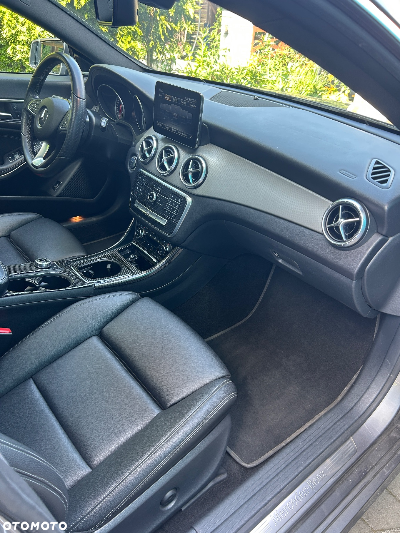 Mercedes-Benz CLA 250 7G-DCT - 23