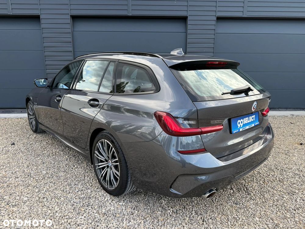 BMW Seria 3 330e PHEV M Sport sport - 3
