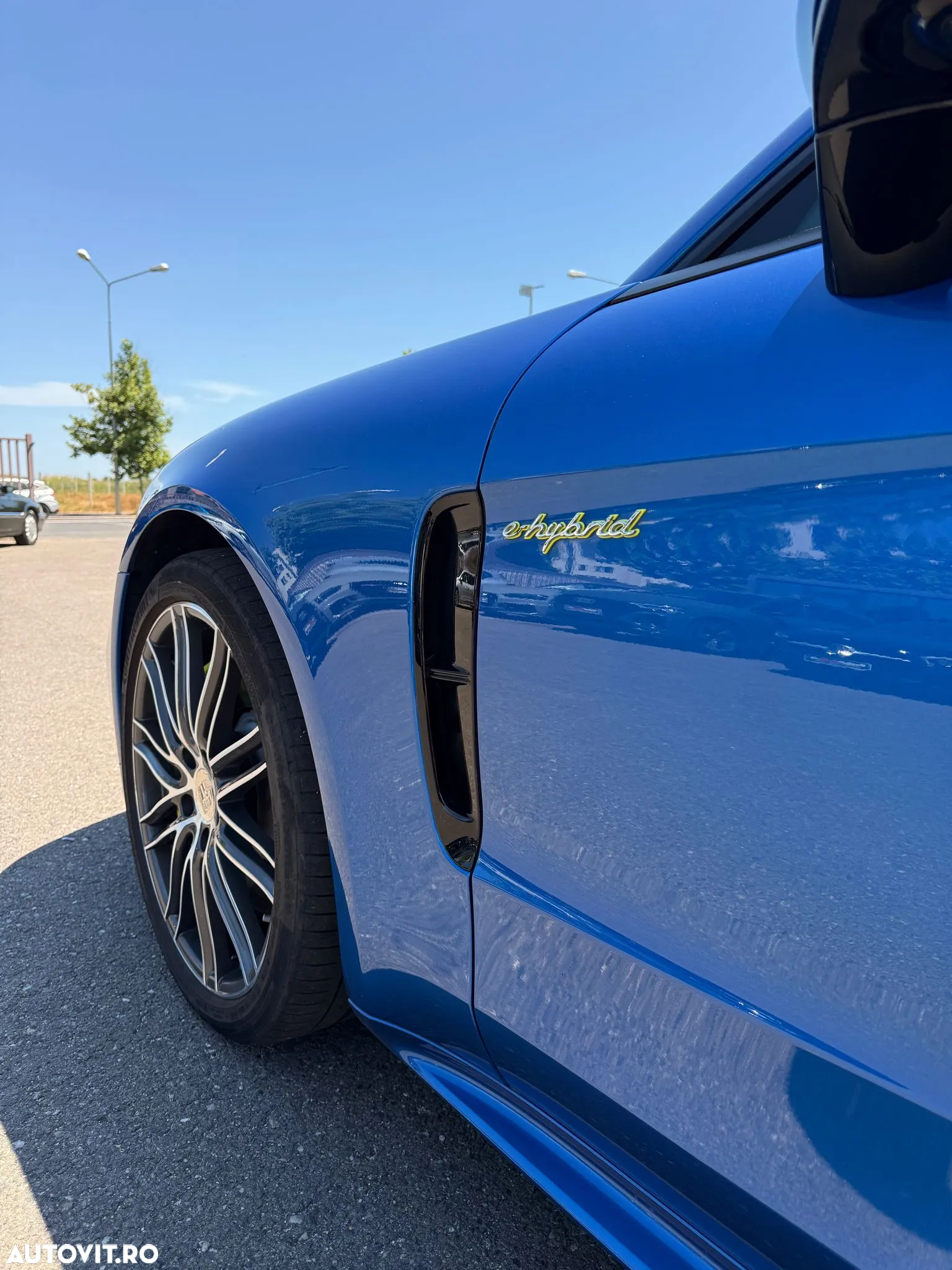 Porsche Panamera - 4