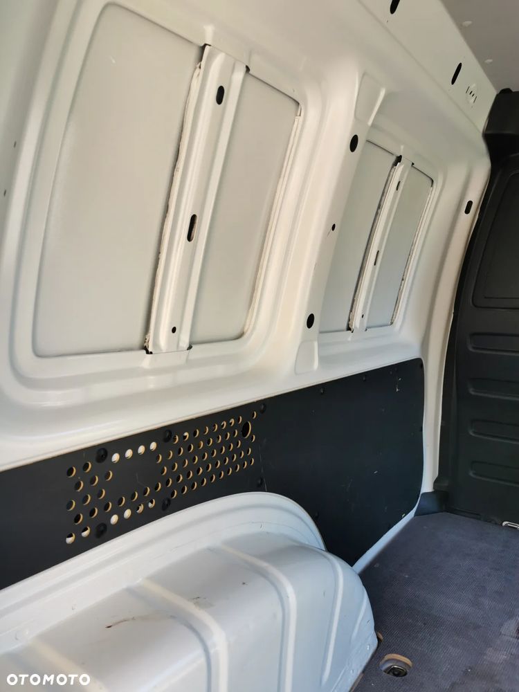 Volkswagen Caddy - 17