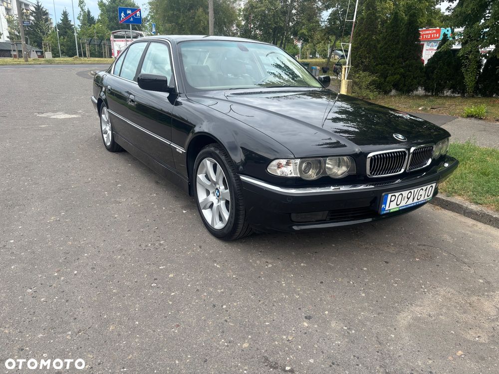 BMW Seria 7 735i - 4
