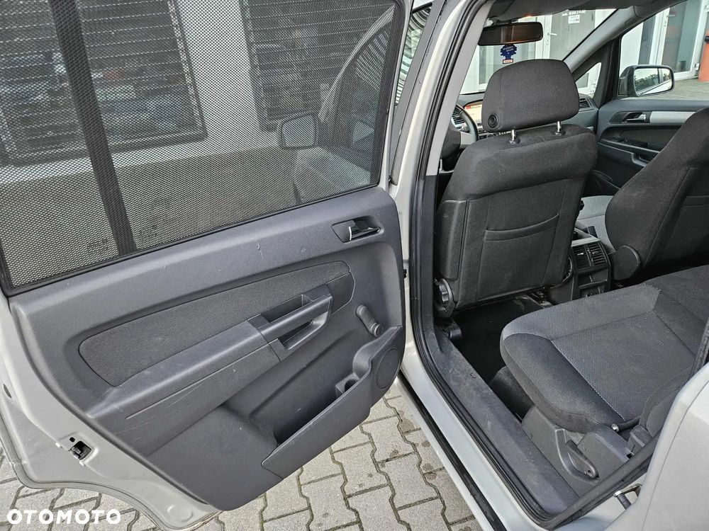 Opel Zafira - 15