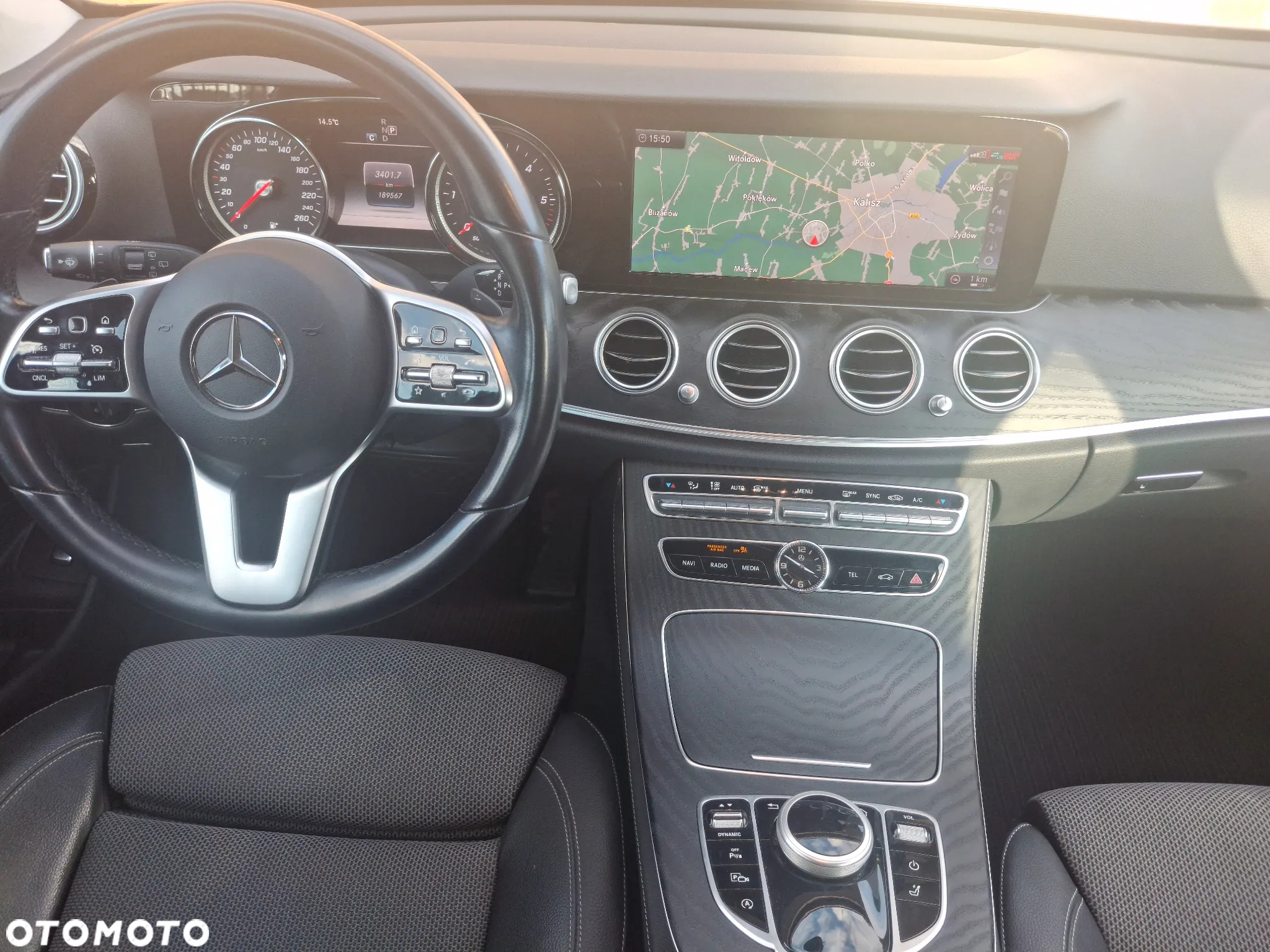 Mercedes-Benz Klasa E 220 d 9G-TRONIC - 24